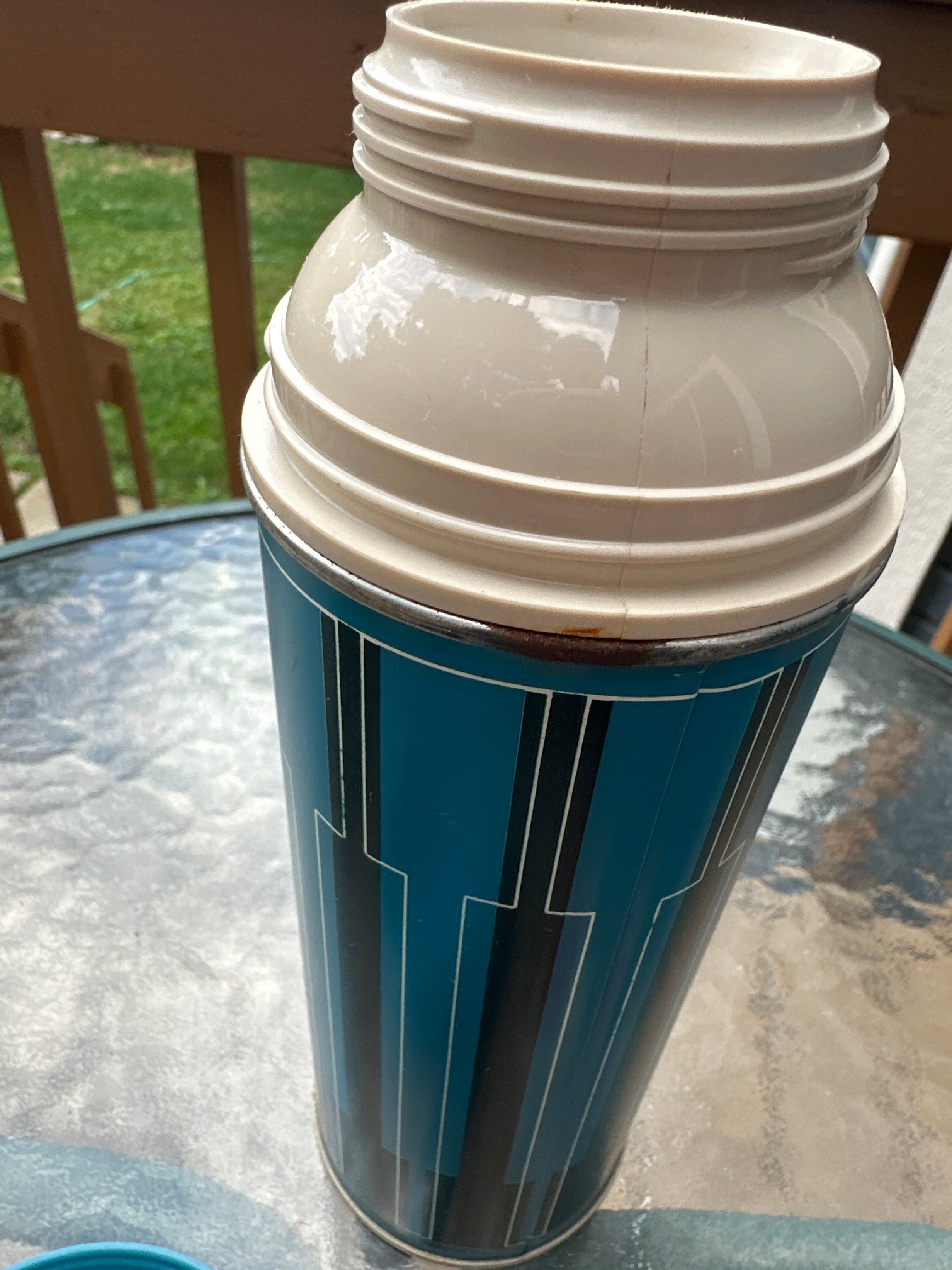 Vintage King Seely Metal Blue/ Black Design 14oz.