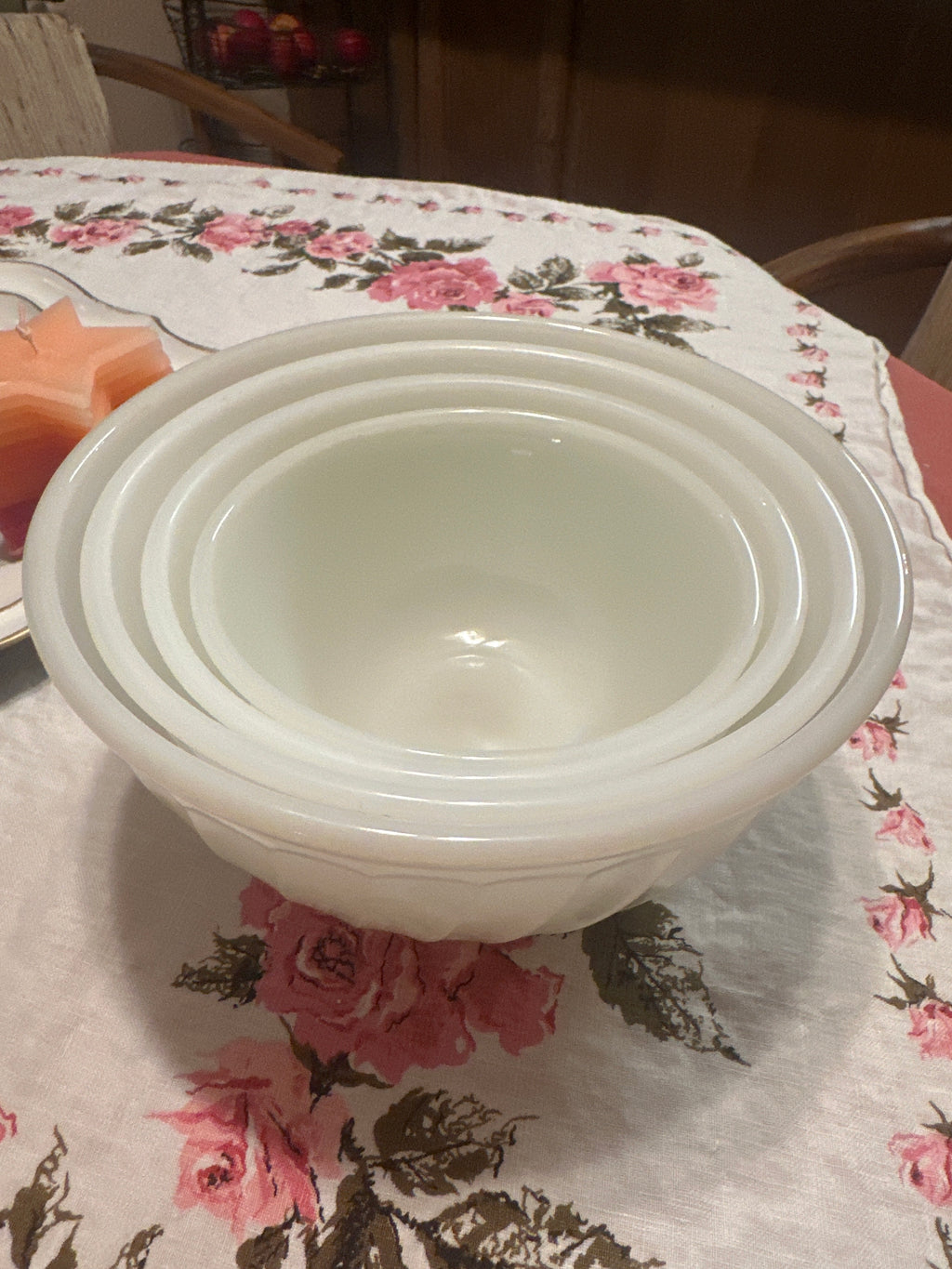 Vintage Fire King White Swirl Set of 4 Mixing Bowl Set
