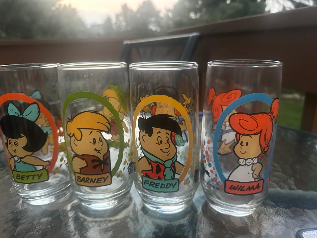 Vintage Pizza Hut Flintstone Collectable Glassware. Set of 4