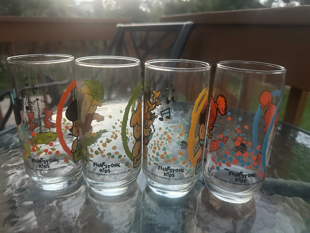 Vintage Pizza Hut Flintstone Collectable Glassware. Set of 4