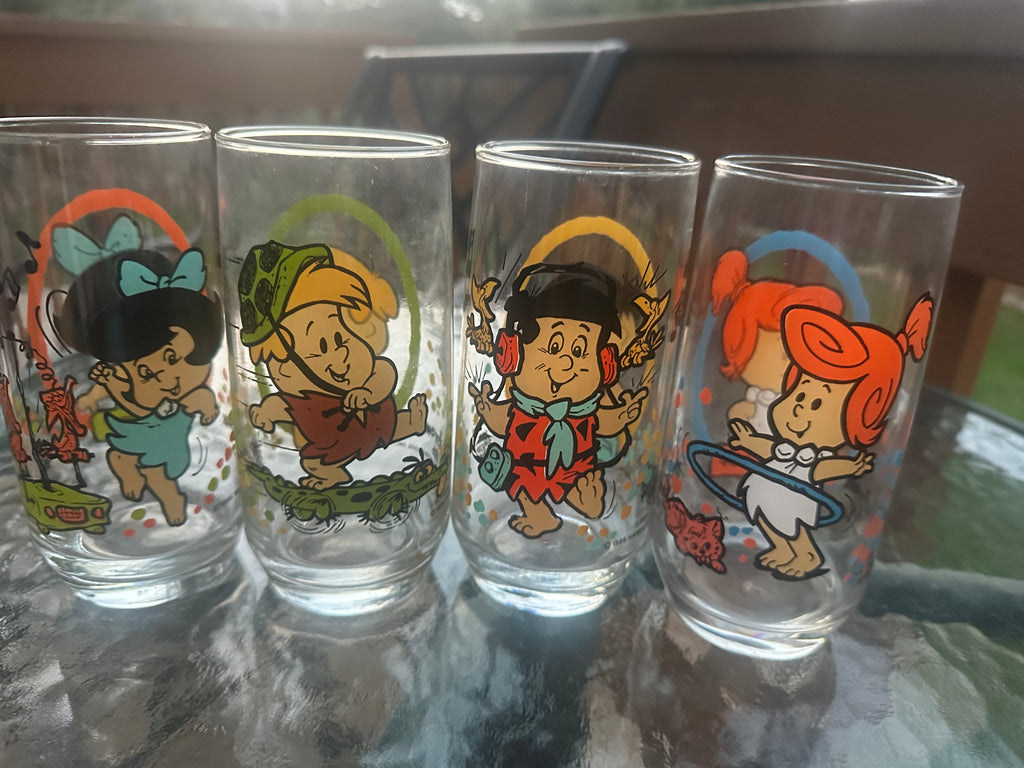 Vintage Pizza Hut Flintstone Collectable Glassware. Set of 4