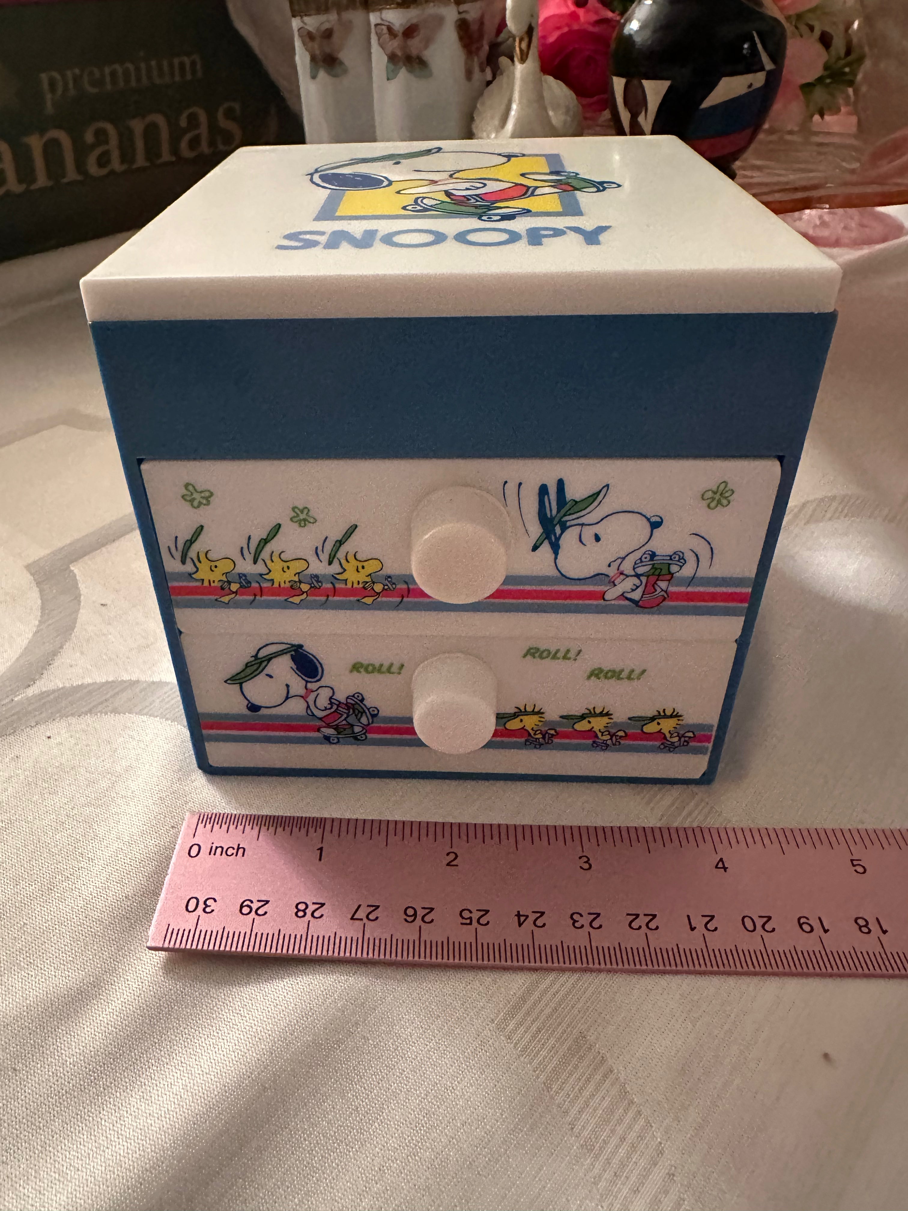 Vintage Snoopy Sanrio Plastic Trinket Box